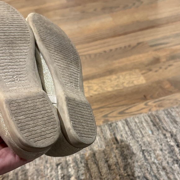 Chic Gold Kids Dress Shoes with Strap - Picture 4 of 5